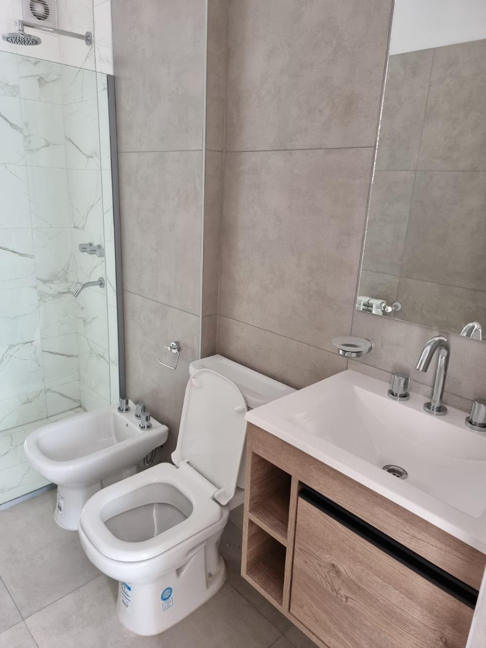 DUPLEX en excelente  ubicación !!