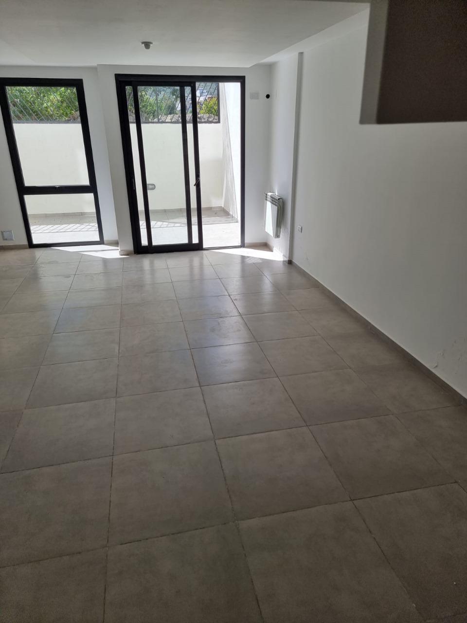 DUPLEX en excelente  ubicación !!