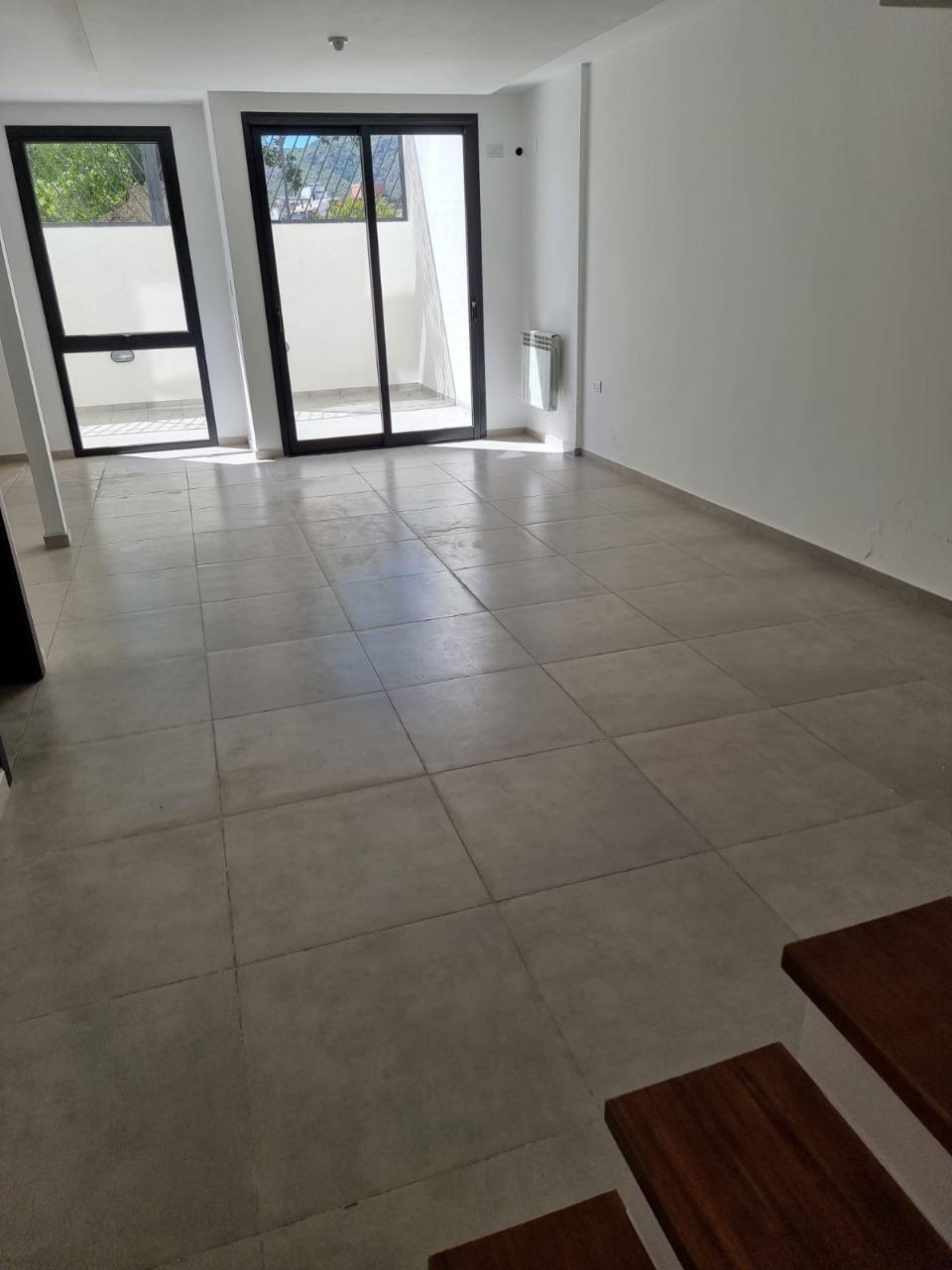 DUPLEX en excelente  ubicación !!