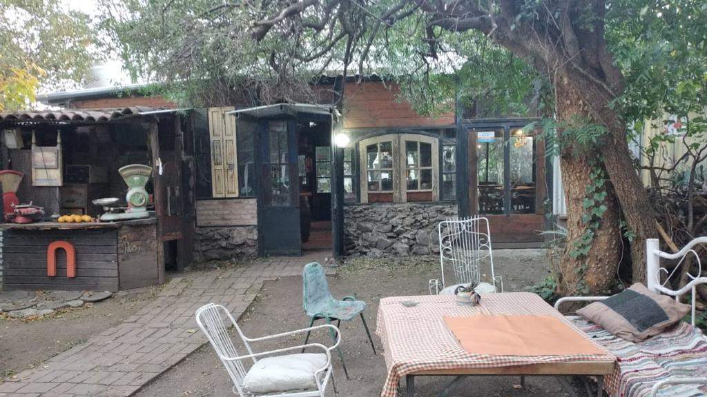 Vendo casa Ideal para construcción de locales con gran terreno sobre Ruta E53