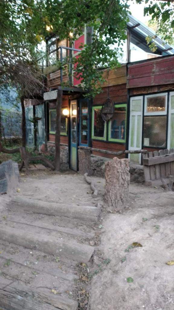 Vendo casa Ideal para construcción de locales con gran terreno sobre Ruta E53