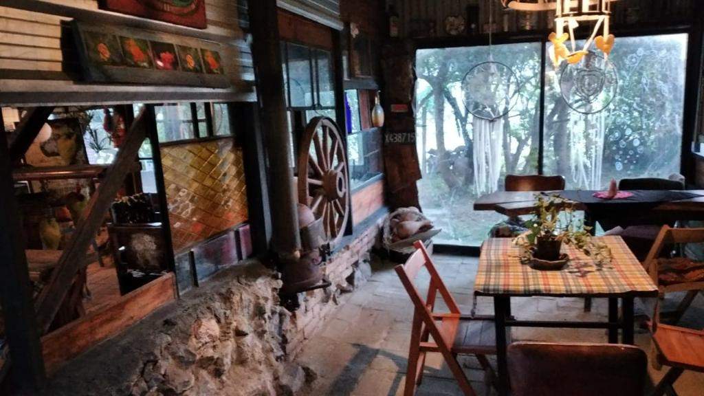 Vendo casa Ideal para construcción de locales con gran terreno sobre Ruta E53