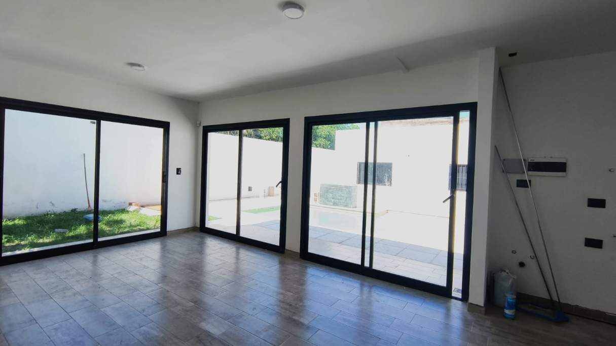 ARGUELLO: MONSEÑOR FERREYRA 6730 AMPLIA CASA DE 3 DOR  C  PILETA