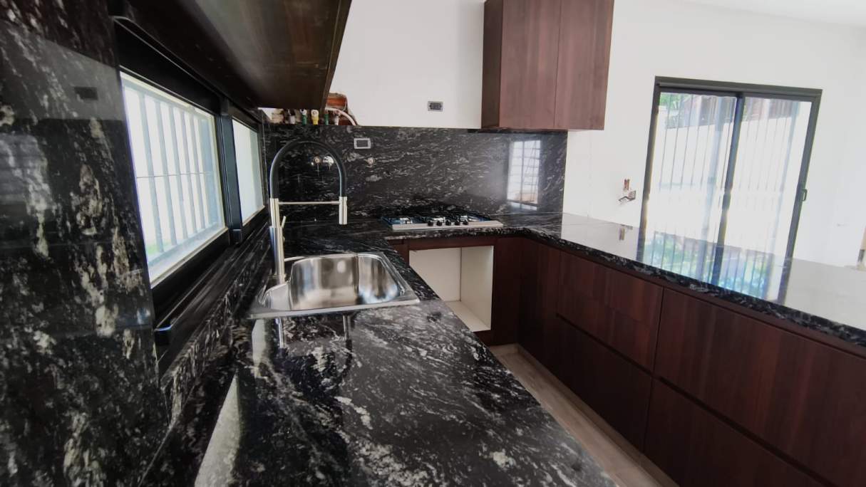 ARGUELLO: MONSEÑOR FERREYRA 6730 AMPLIA CASA DE 3 DOR  C  PILETA