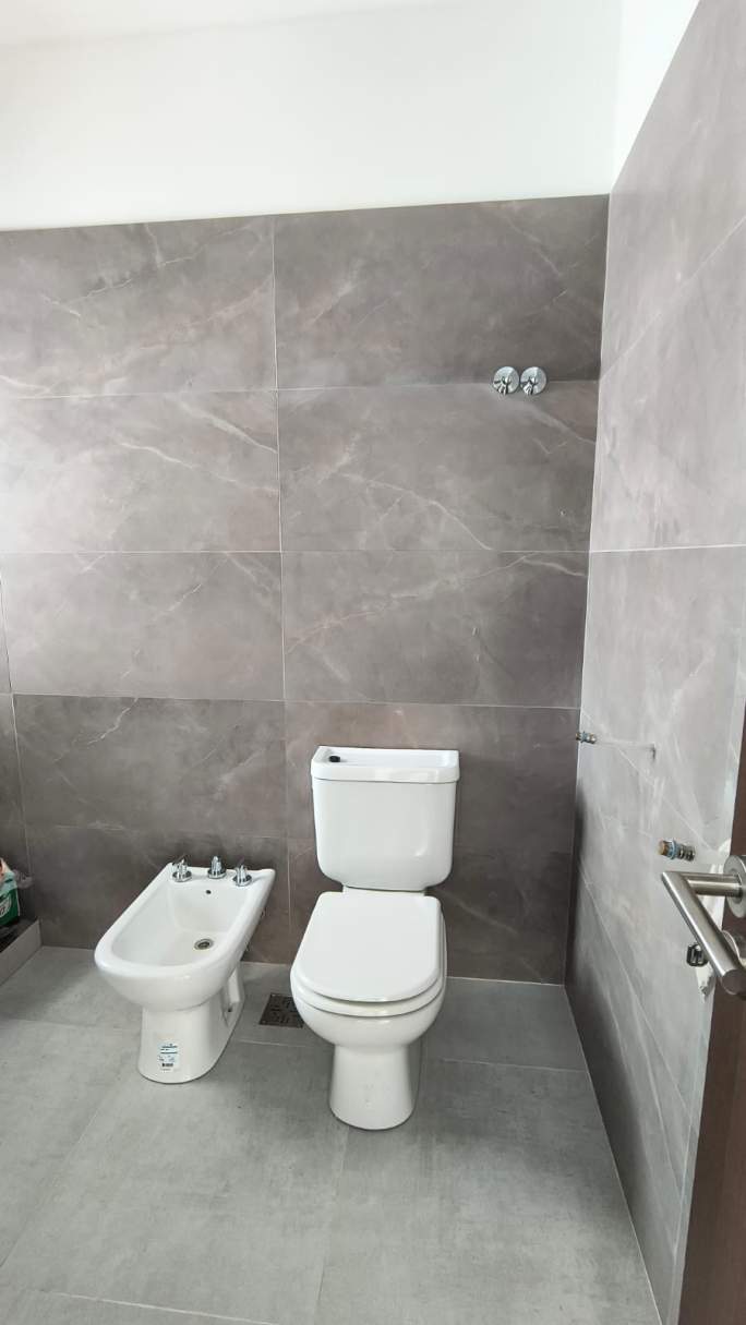 ARGUELLO: MONSEÑOR FERREYRA 6730 AMPLIA CASA DE 3 DOR  C  PILETA