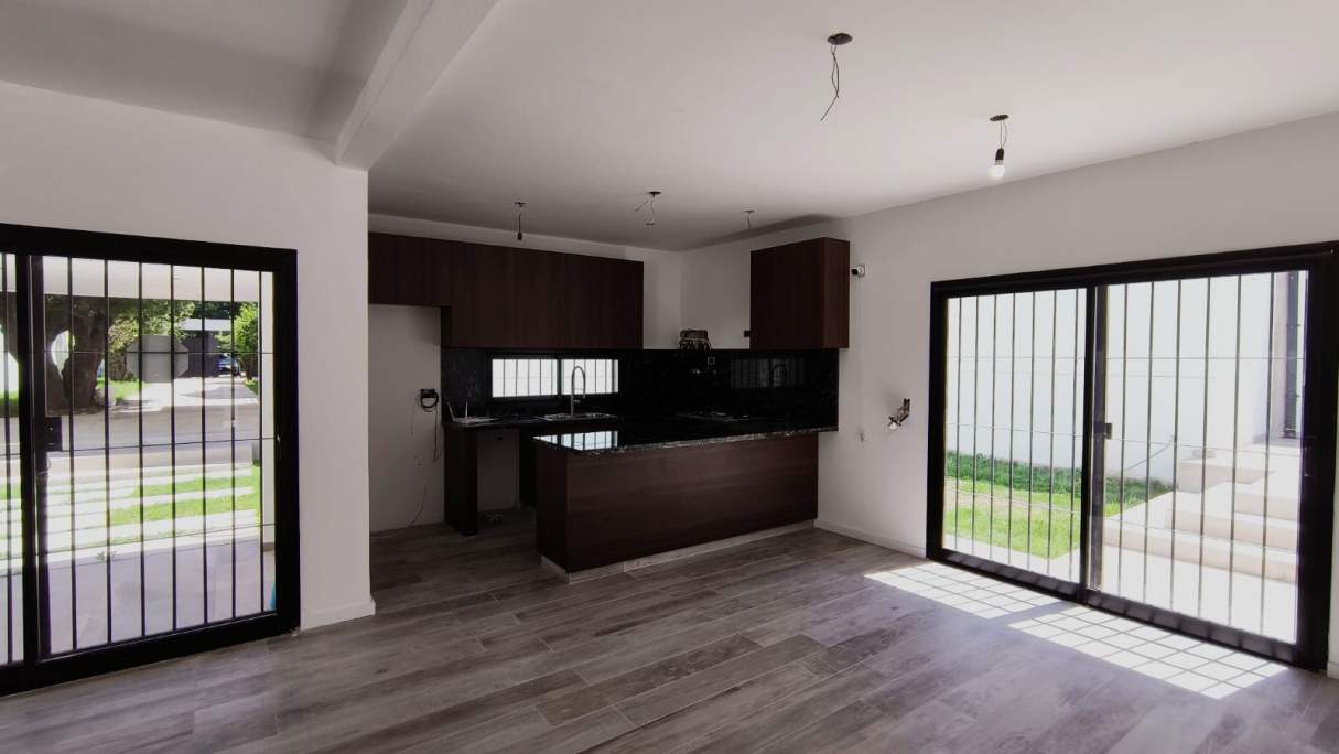 ARGUELLO: MONSEÑOR FERREYRA 6730 AMPLIA CASA DE 3 DOR  C  PILETA