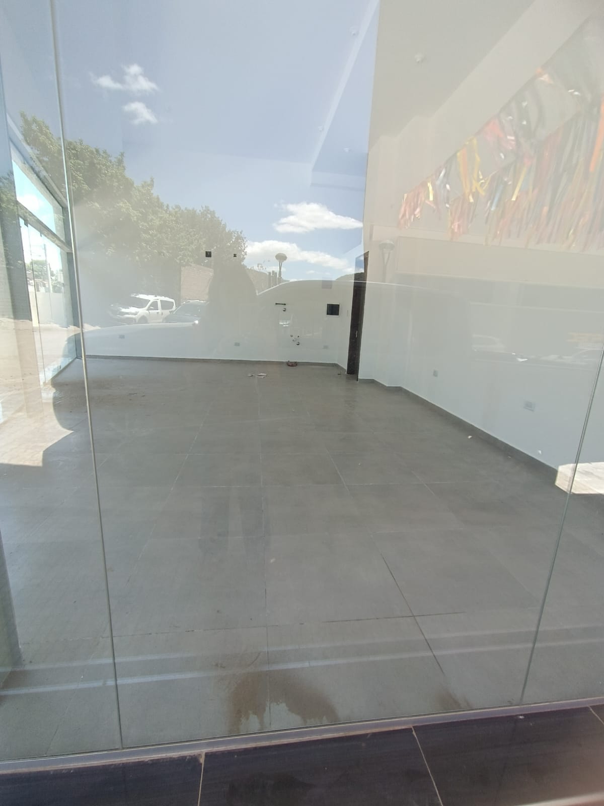 Local comercial en paseo quattro