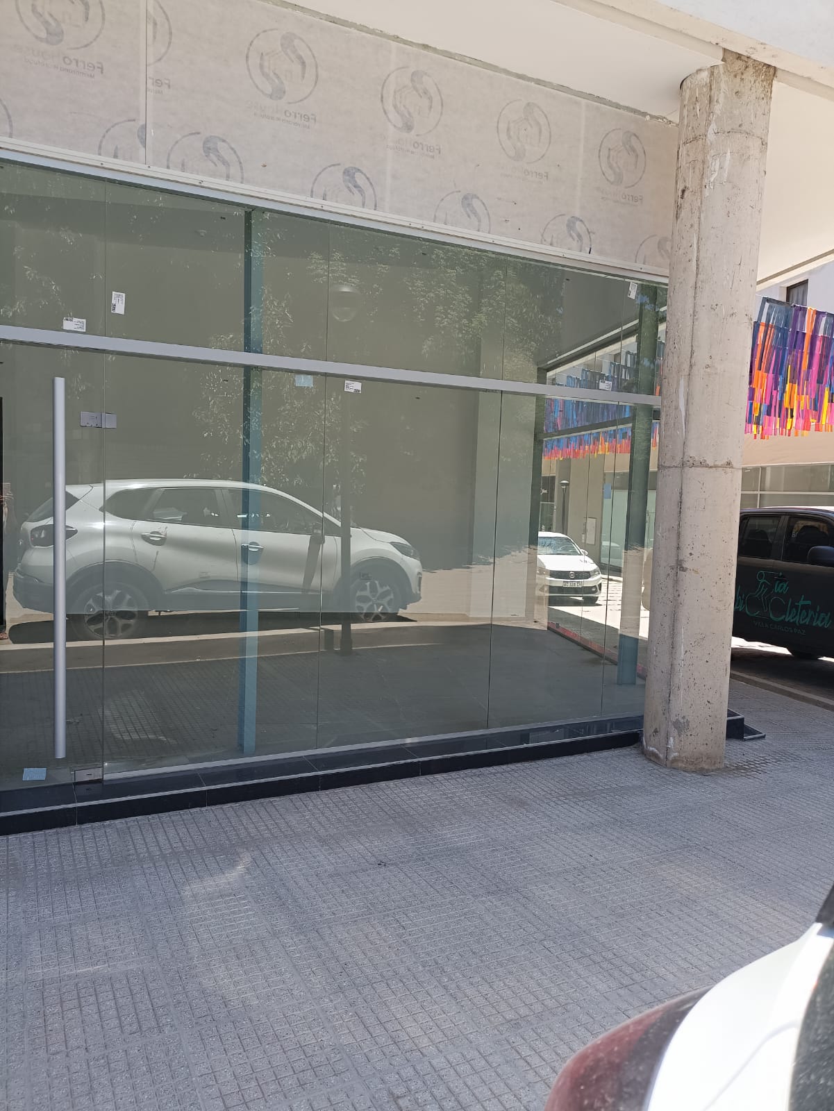 Local comercial en paseo quattro