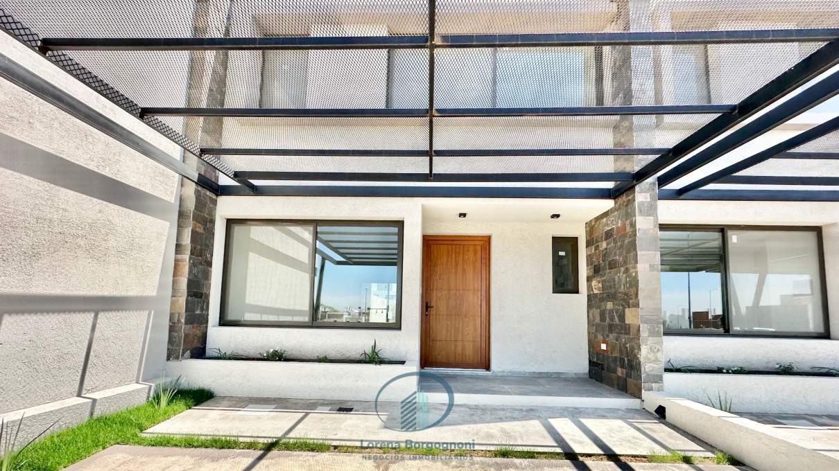 Duplex Premiun en Venta Solares de Manantiales 3 dormitorios y escritorio.