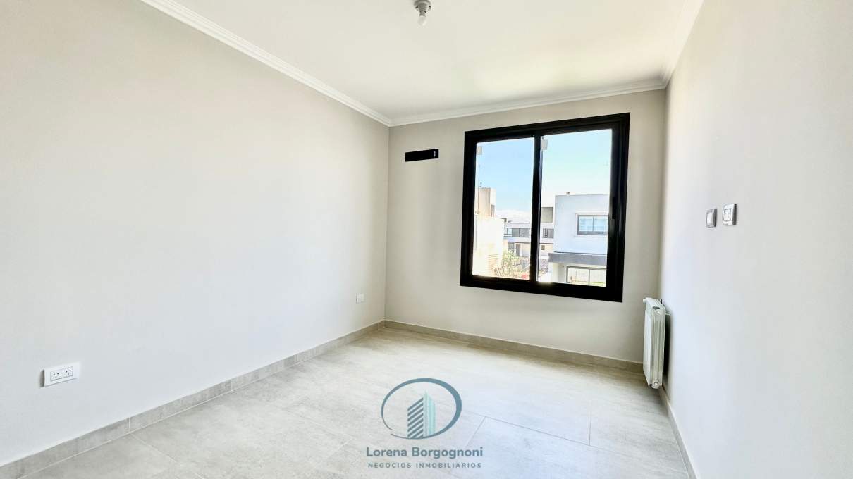 Duplex Premiun en Venta Solares de Manantiales 3 dormitorios y escritorio.