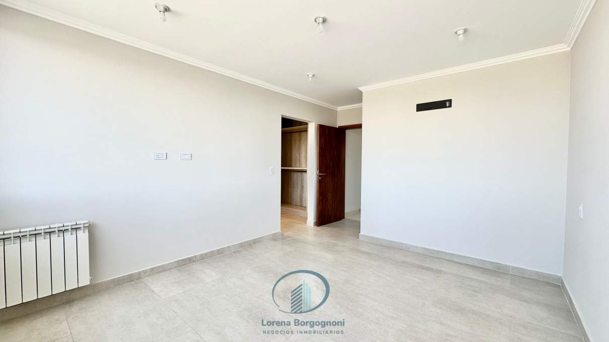 Duplex Premiun en Venta Solares de Manantiales 3 dormitorios y escritorio.