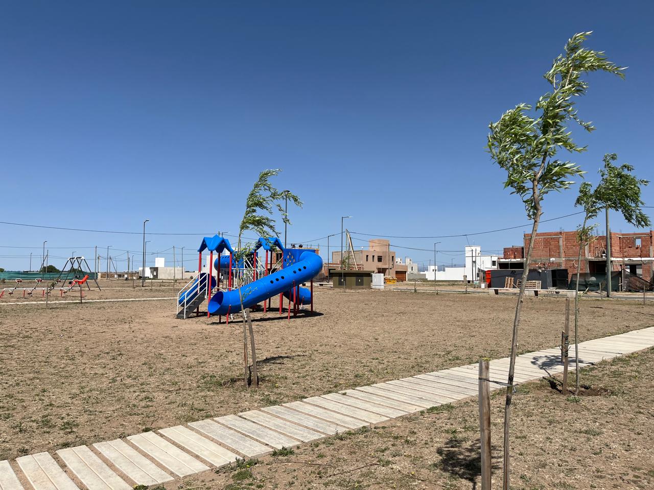 QUEBRADAS DE MANANTIALES SE VENDEN TRES LOTES CONTIGUOS 301M2