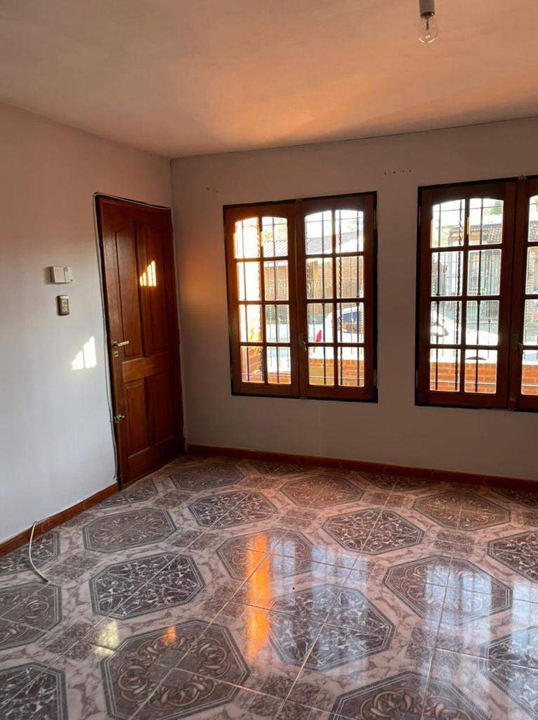 CASA UNQUILLO 3 DORMITORIOS ZONA CENTRO