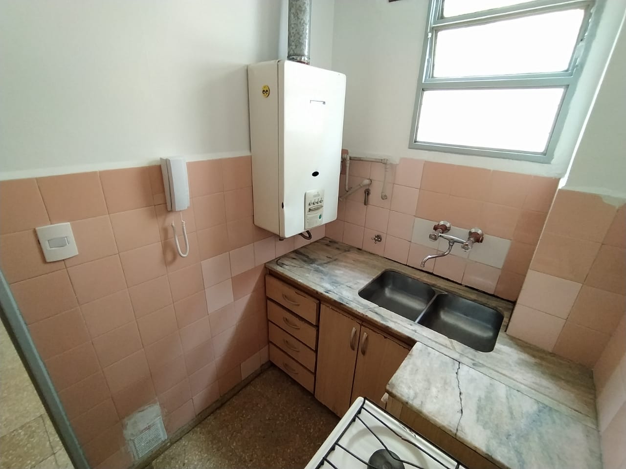 ALQ. DPTO. 2 DORM. CONTRAFRENTE - AV. COLÓN 1437 - CÓRDOBA