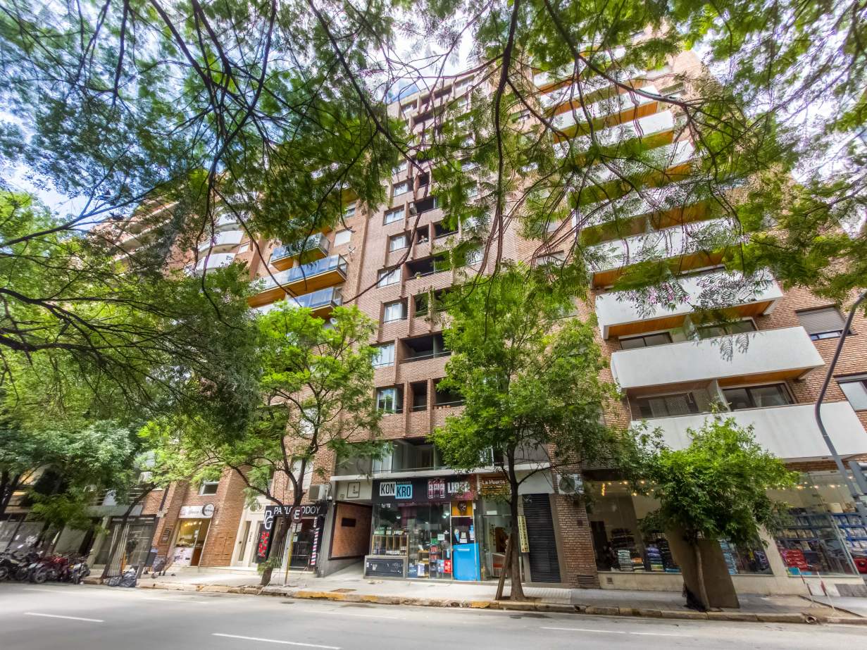 VENTA. DEPARTAMENTO. 2 DORMITORIOS, UNO DE ELLOS EN SUITE CON VESTIDOR. DOS BAÑOS. BALCÓN. NUEVA CÓR