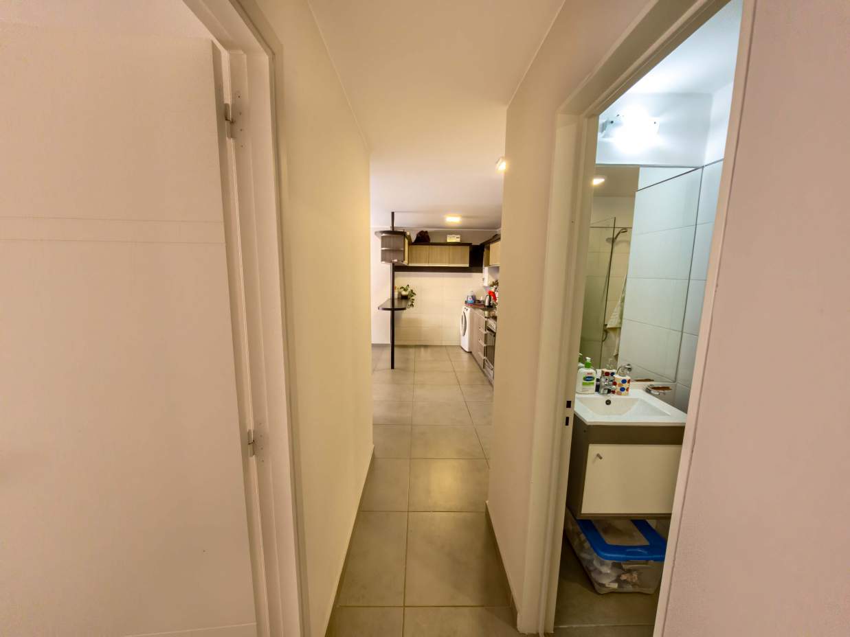 VENTA. DEPARTAMENTO. 2 DORMITORIOS, UNO DE ELLOS EN SUITE CON VESTIDOR. DOS BAÑOS. BALCÓN. NUEVA CÓR