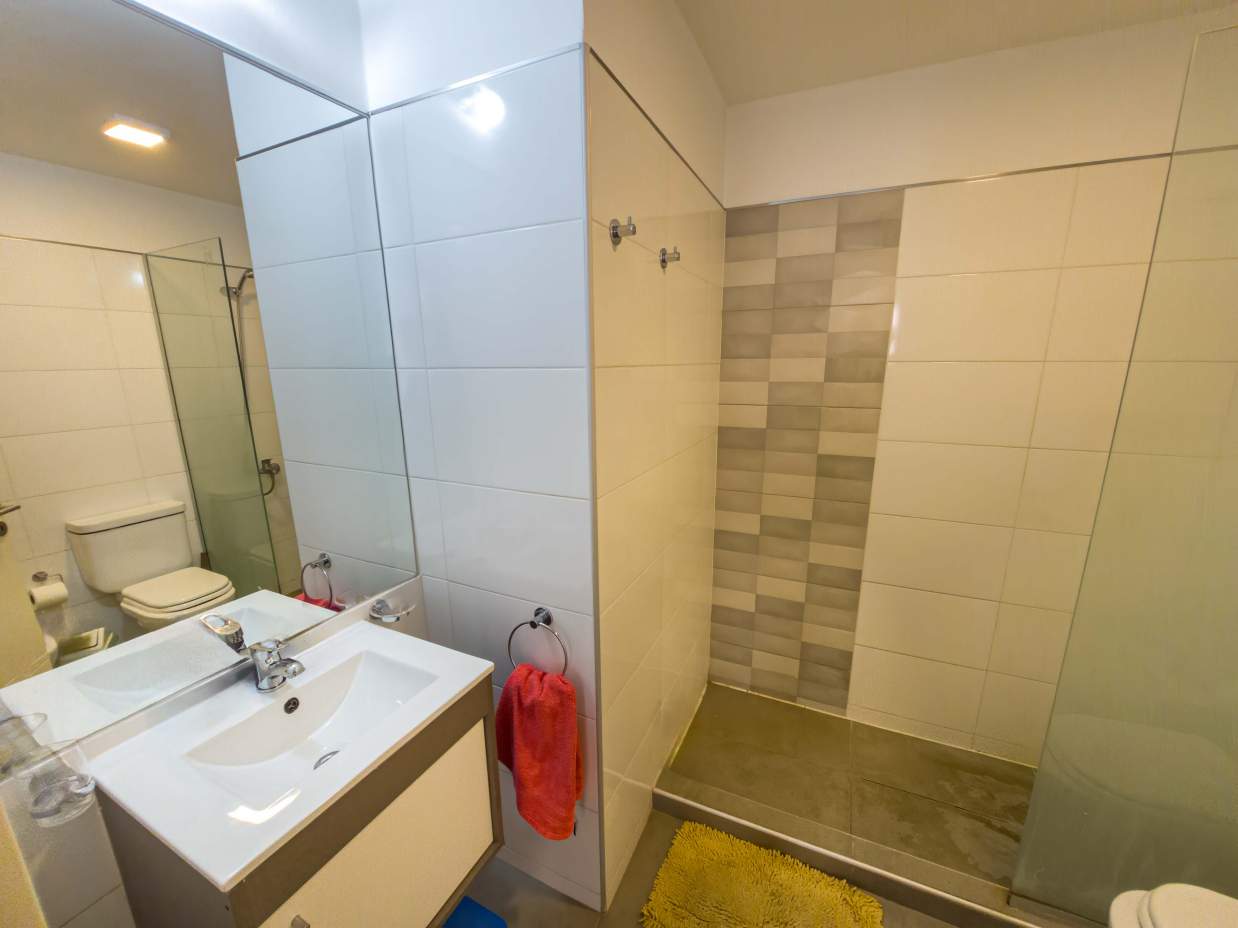 VENTA. DEPARTAMENTO. 2 DORMITORIOS, UNO DE ELLOS EN SUITE CON VESTIDOR. DOS BAÑOS. BALCÓN. NUEVA CÓR