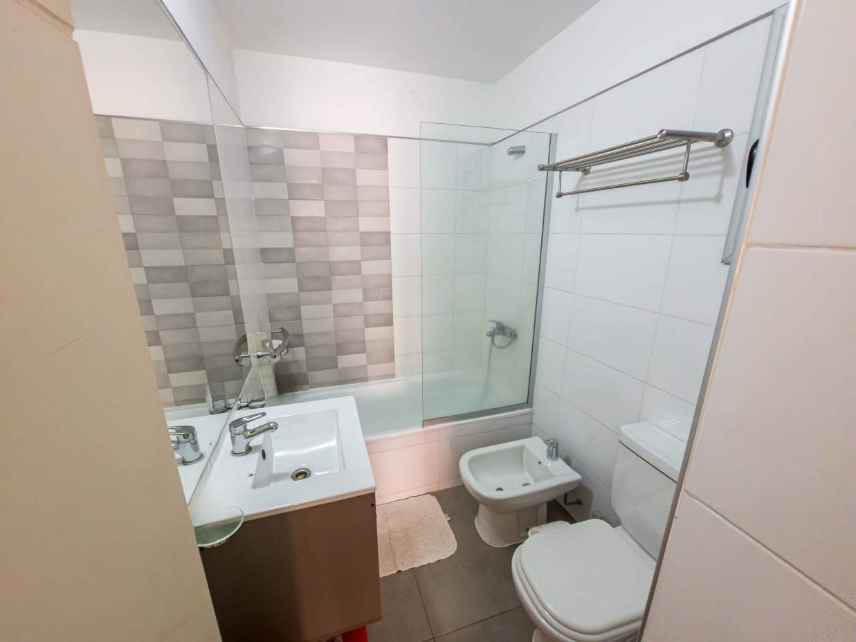 VENTA. DEPARTAMENTO. 2 DORMITORIOS, UNO DE ELLOS EN SUITE CON VESTIDOR. DOS BAÑOS. BALCÓN. NUEVA CÓR