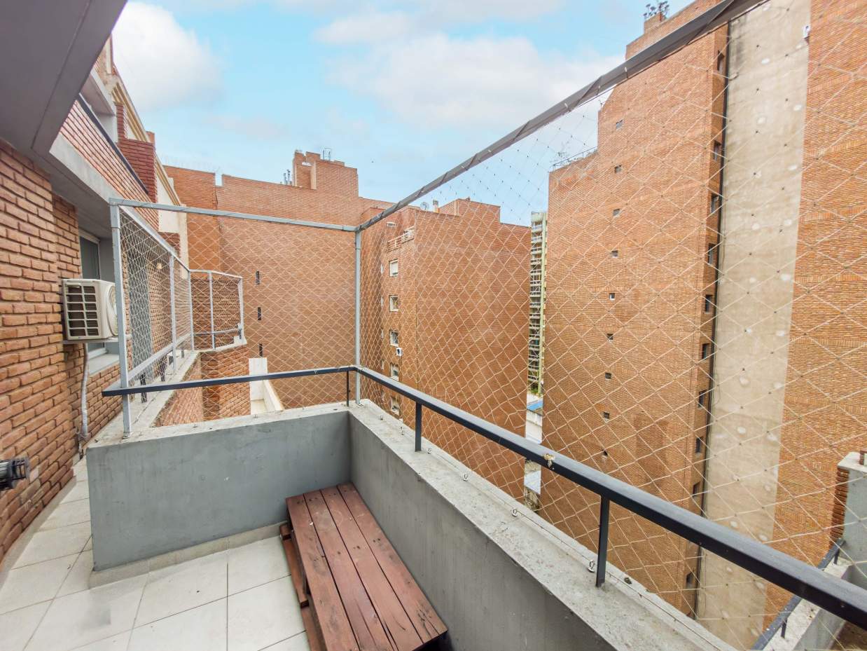 VENTA. DEPARTAMENTO. 2 DORMITORIOS, UNO DE ELLOS EN SUITE CON VESTIDOR. DOS BAÑOS. BALCÓN. NUEVA CÓR