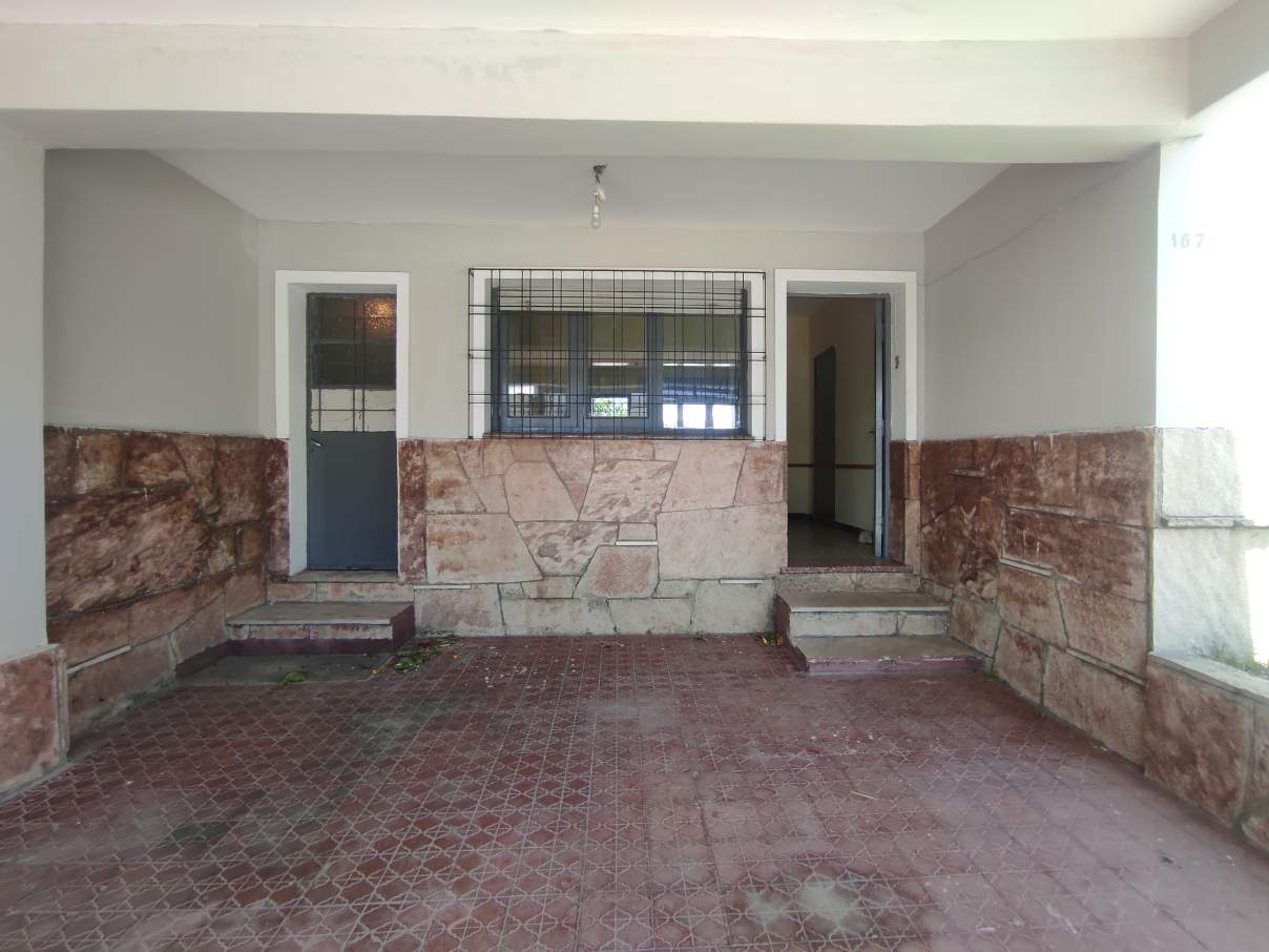 Venta casa de 2 dorm con dpto de 2 dorm en B San Vicente