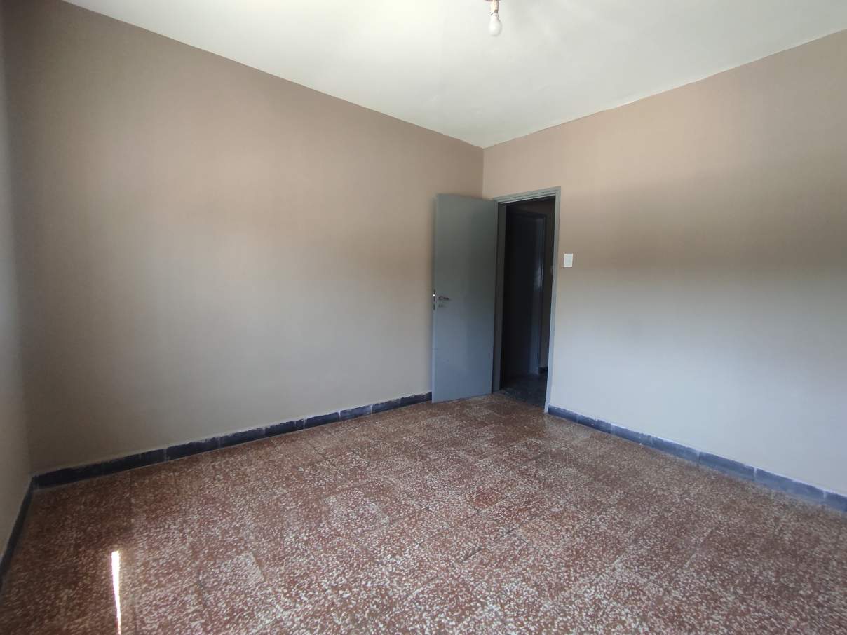 Venta casa de 2 dorm con dpto de 2 dorm en B San Vicente