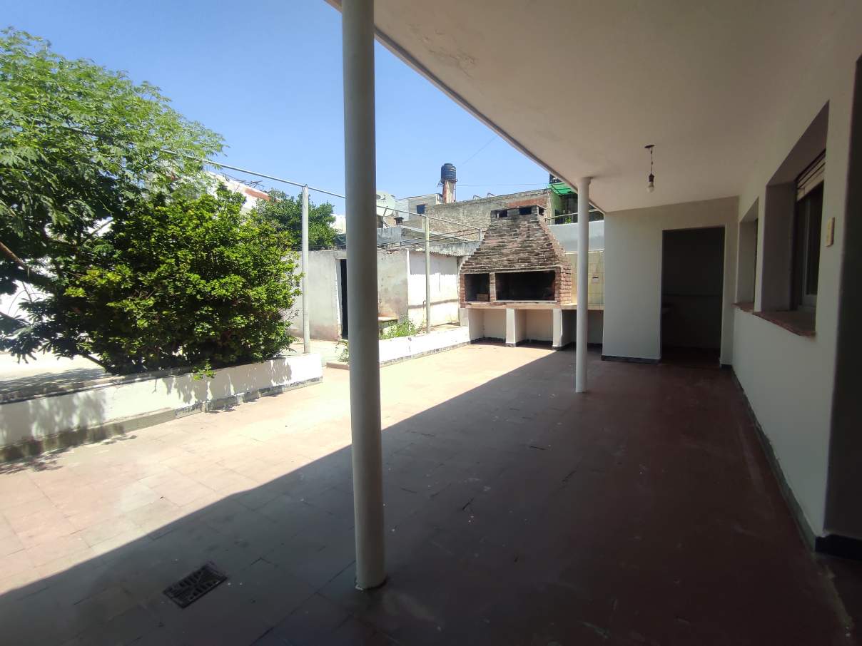 Venta casa de 2 dorm con dpto de 2 dorm en B San Vicente