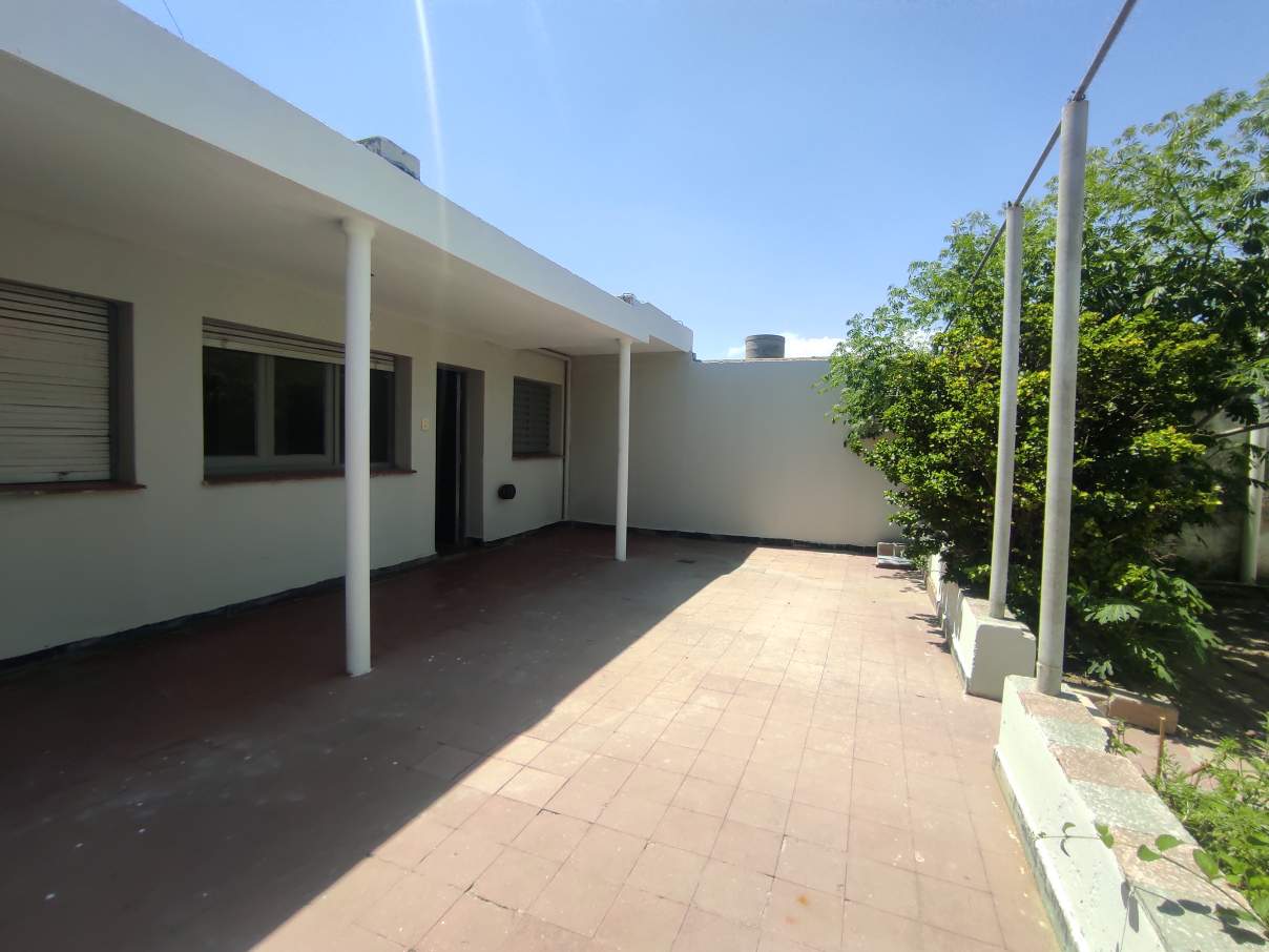 Venta casa de 2 dorm con dpto de 2 dorm en B San Vicente