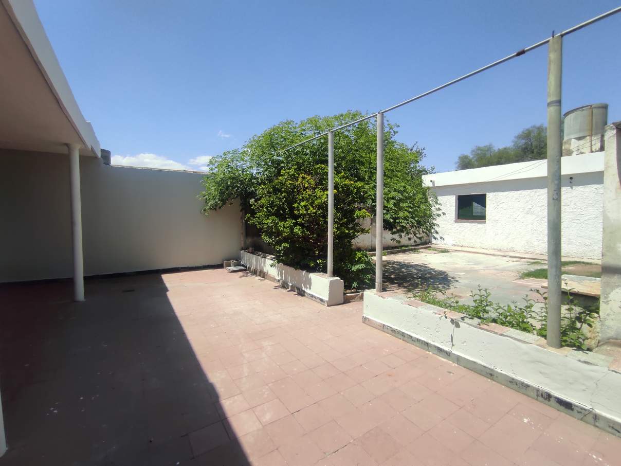 Venta casa de 2 dorm con dpto de 2 dorm en B San Vicente