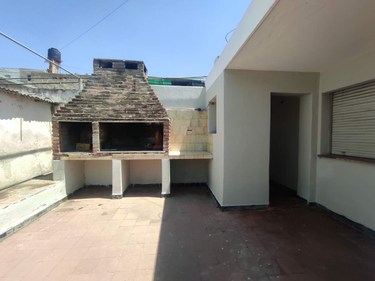 Venta casa de 2 dorm con dpto de 2 dorm en B San Vicente