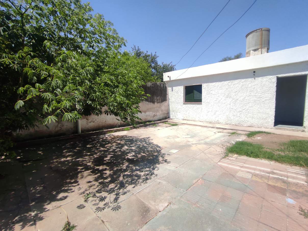 Venta casa de 2 dorm con dpto de 2 dorm en B San Vicente