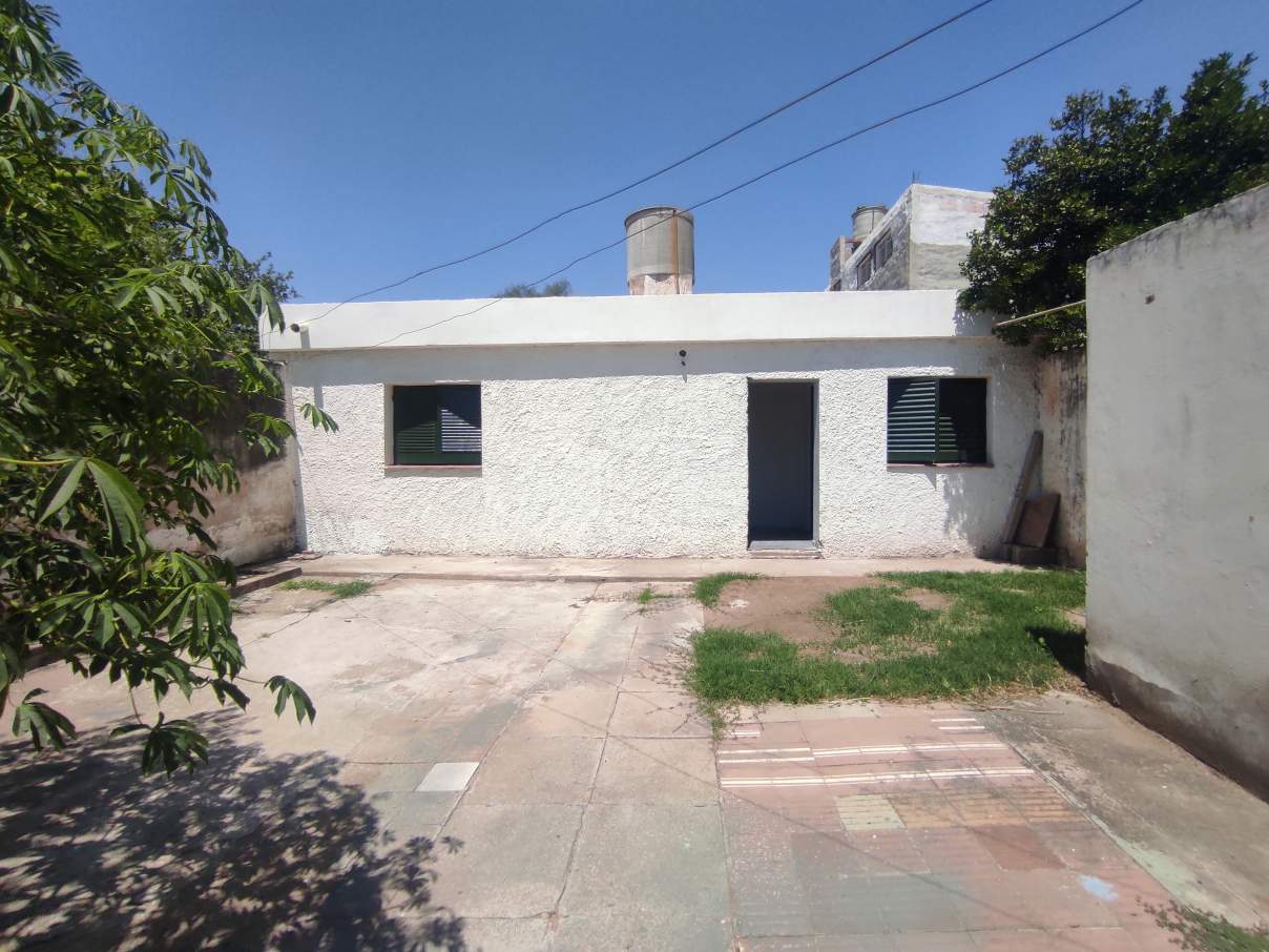 Venta casa de 2 dorm con dpto de 2 dorm en B San Vicente