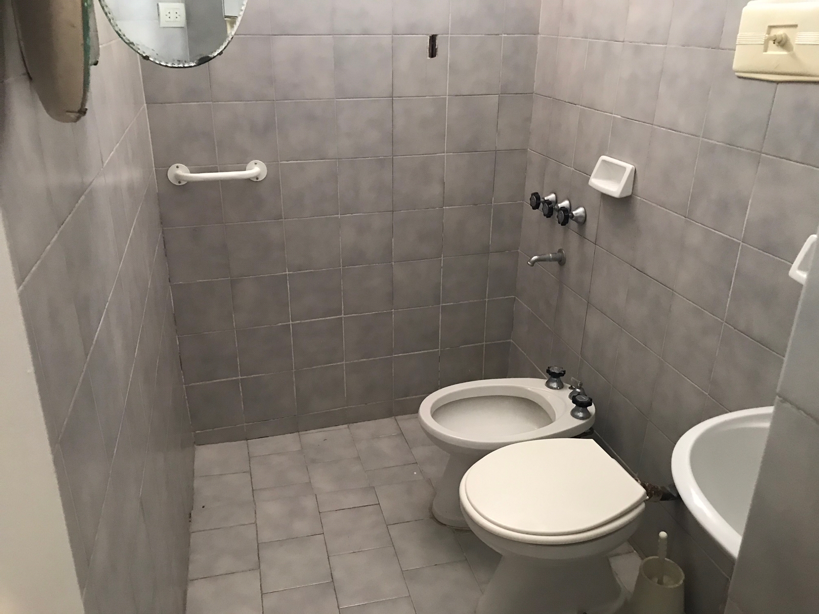 BAJO PALERMO VENTA EXCELENTE OPORTUNIDAD EN UNA PLANTA.