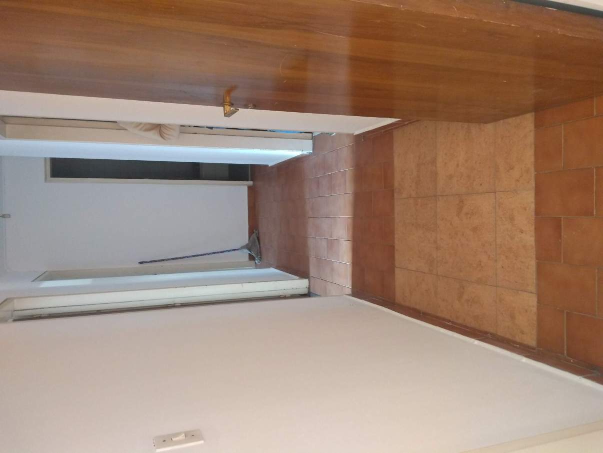 Amplio departamento de tres dormitorios en venta , zona bancaria, Centro