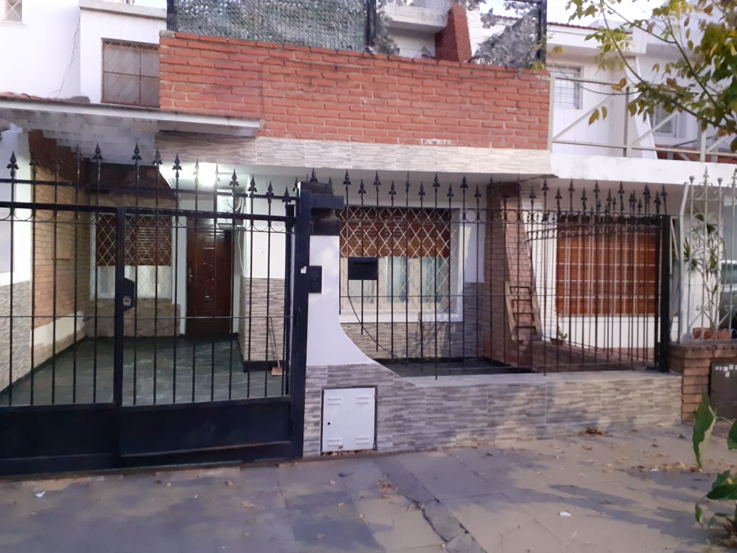 VENTA CASA EN BARRIO CRISOL 4 DORMITORIOS