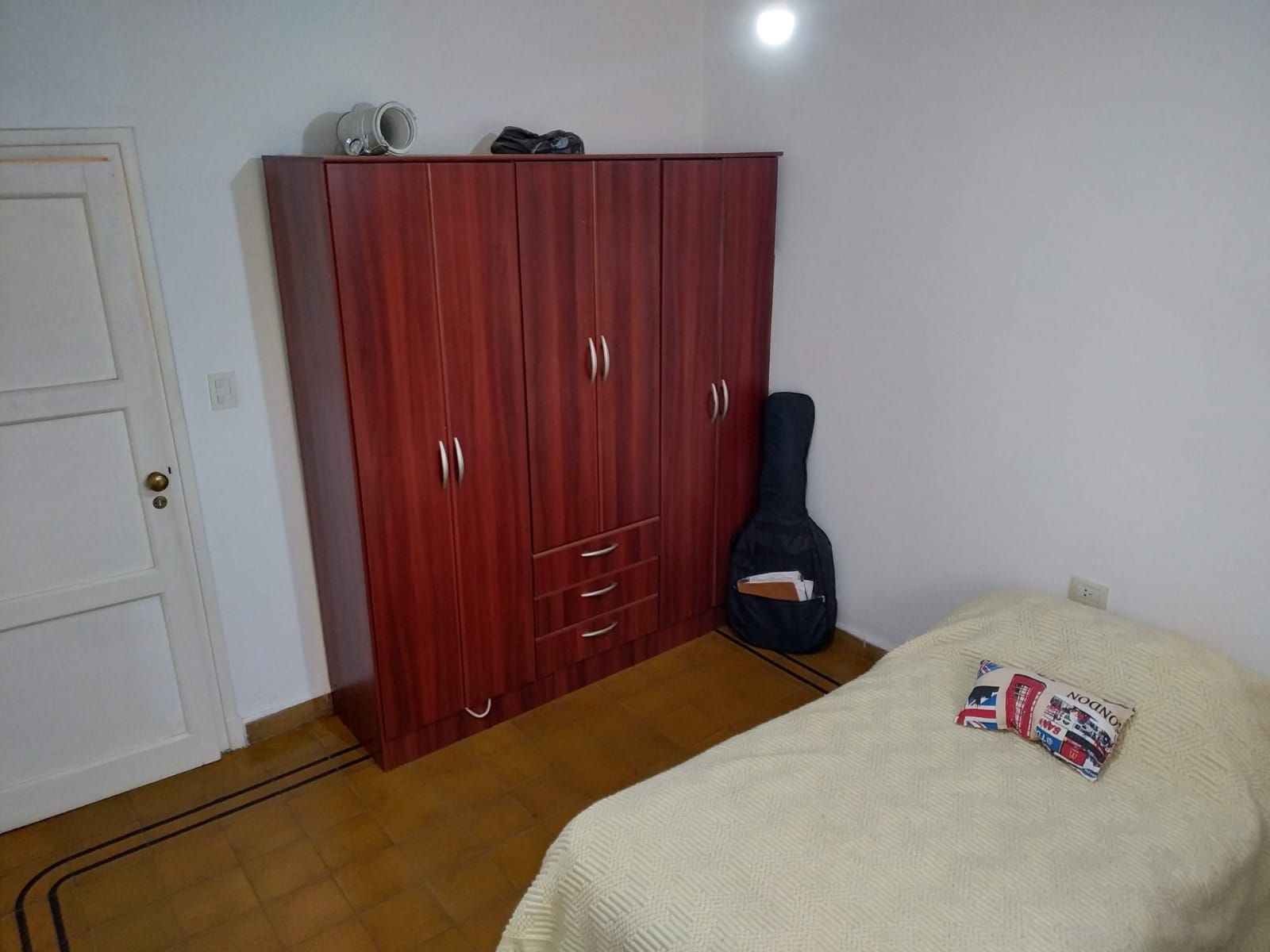 VENTA CASA EN BARRIO CRISOL 4 DORMITORIOS