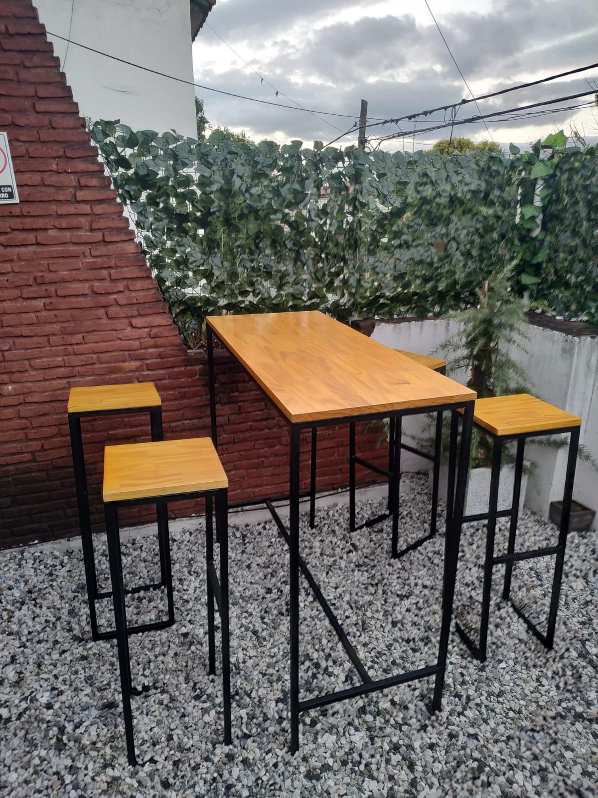 VENTA CASA EN BARRIO CRISOL 4 DORMITORIOS