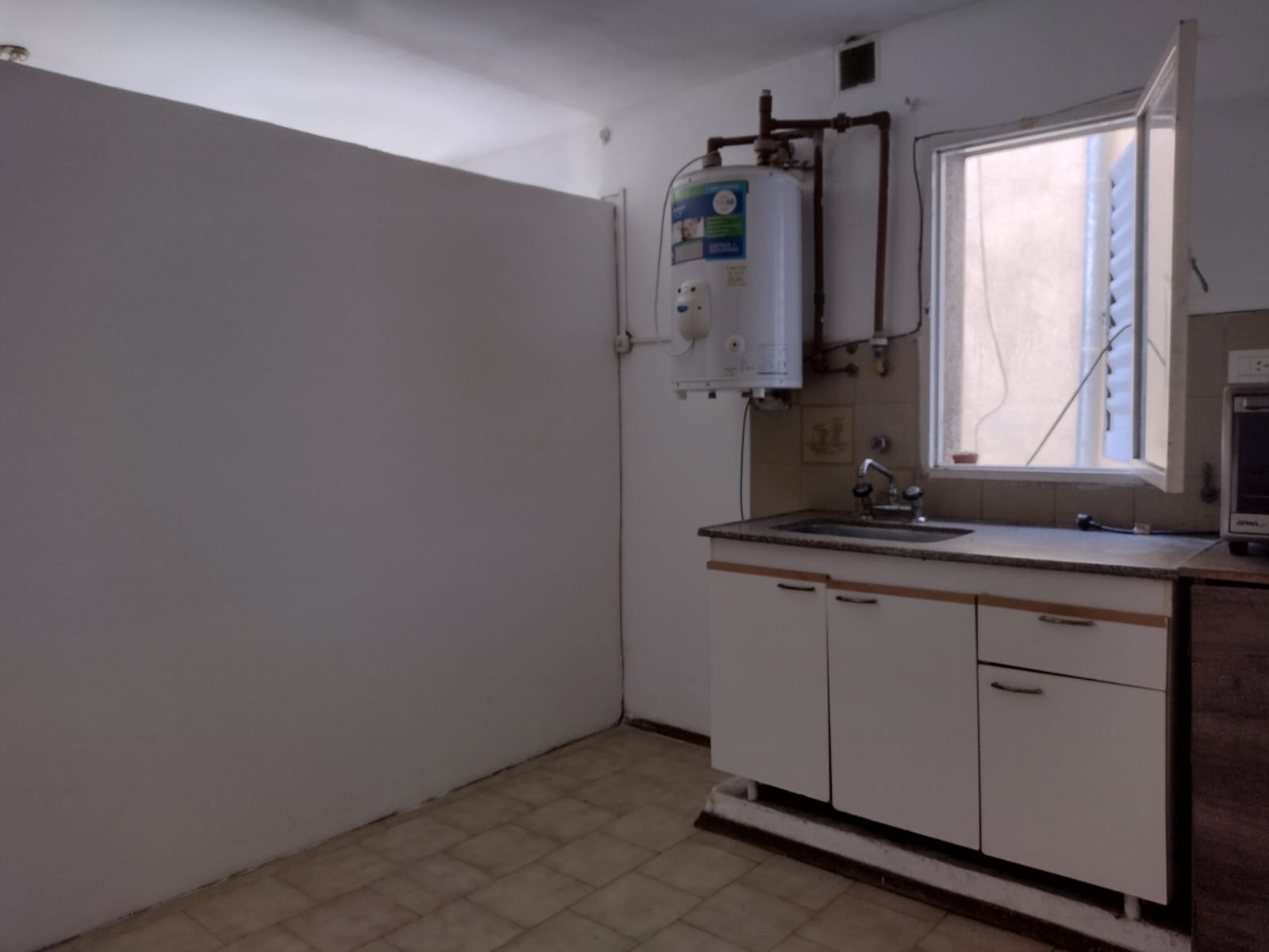 VENTA MONOAMBIENTE DIVIDIDO EN BARRIO ALBERDI
