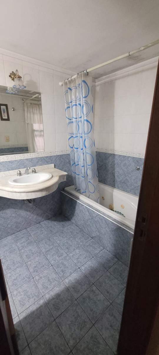 CASA EN VENTA BARRIO EL REFUGIO ARGUELLO  -  2 DORMITORIOS