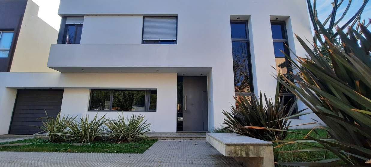 VENDO INCREÍBLE CASA EN TEJAS DEL SUR I