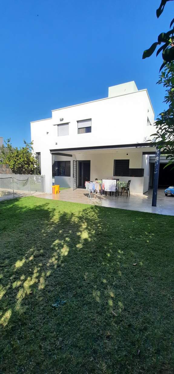 VENDO INCREÍBLE CASA EN TEJAS DEL SUR I