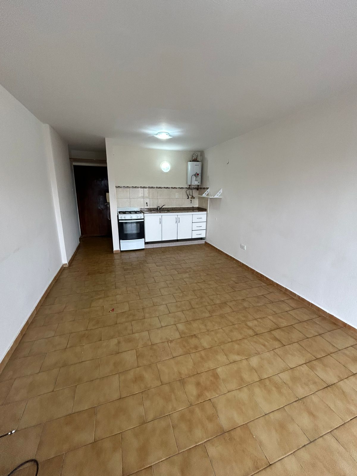 VENDO MONOAMBIENTE EN B CENTRO - RIVADAVIA 150