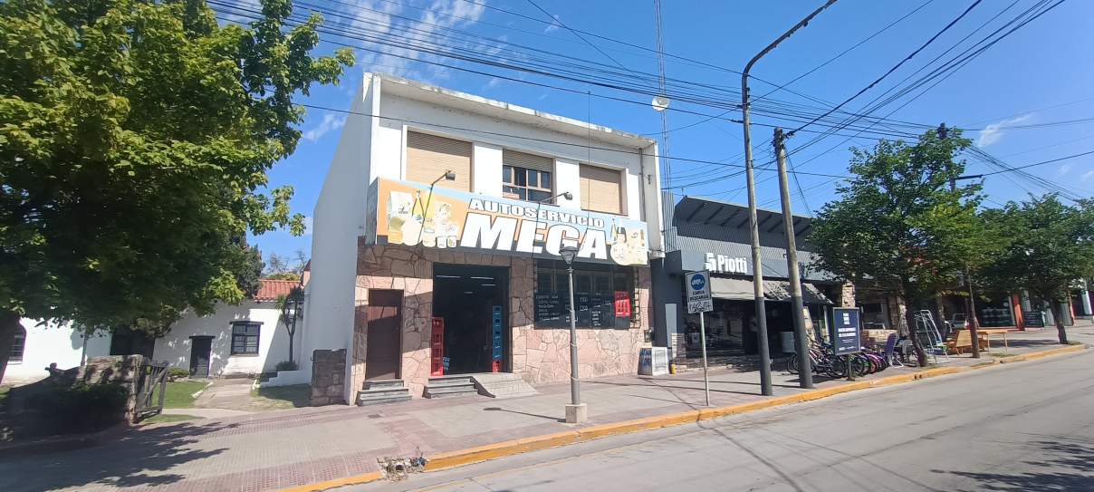 LOCAL COMERCIAL EN EL CENTRO DE LA CALERA . LINDANTE A LA MUNICIPALIDAD DE LA CALERA  DPTO TRES DORM