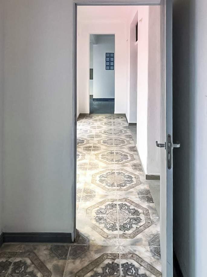 VENTA PH  LOCAL EN P.B.Y TRES DPTOS  SOBRE AV CASTRO BARROS
