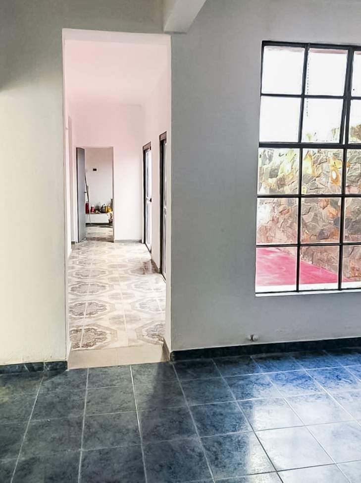 VENTA PH  LOCAL EN P.B.Y TRES DPTOS  SOBRE AV CASTRO BARROS