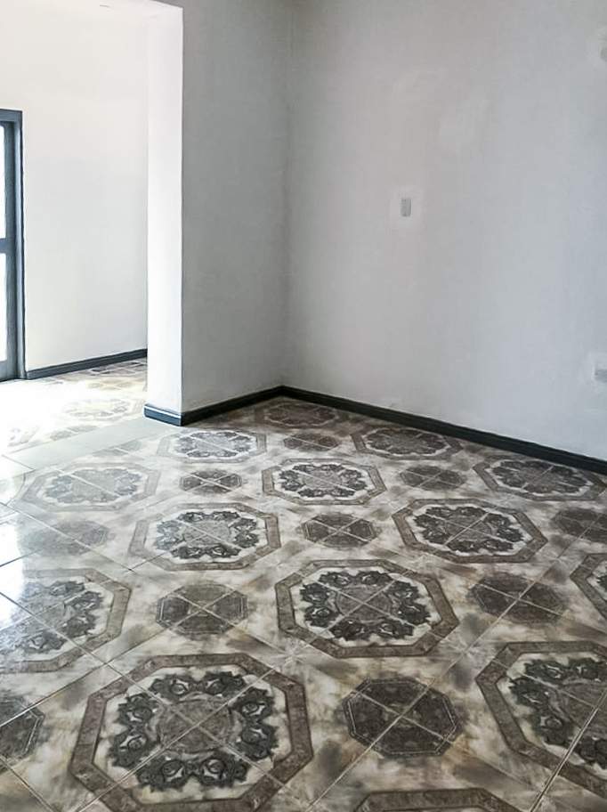 VENTA PH  LOCAL EN P.B.Y TRES DPTOS  SOBRE AV CASTRO BARROS