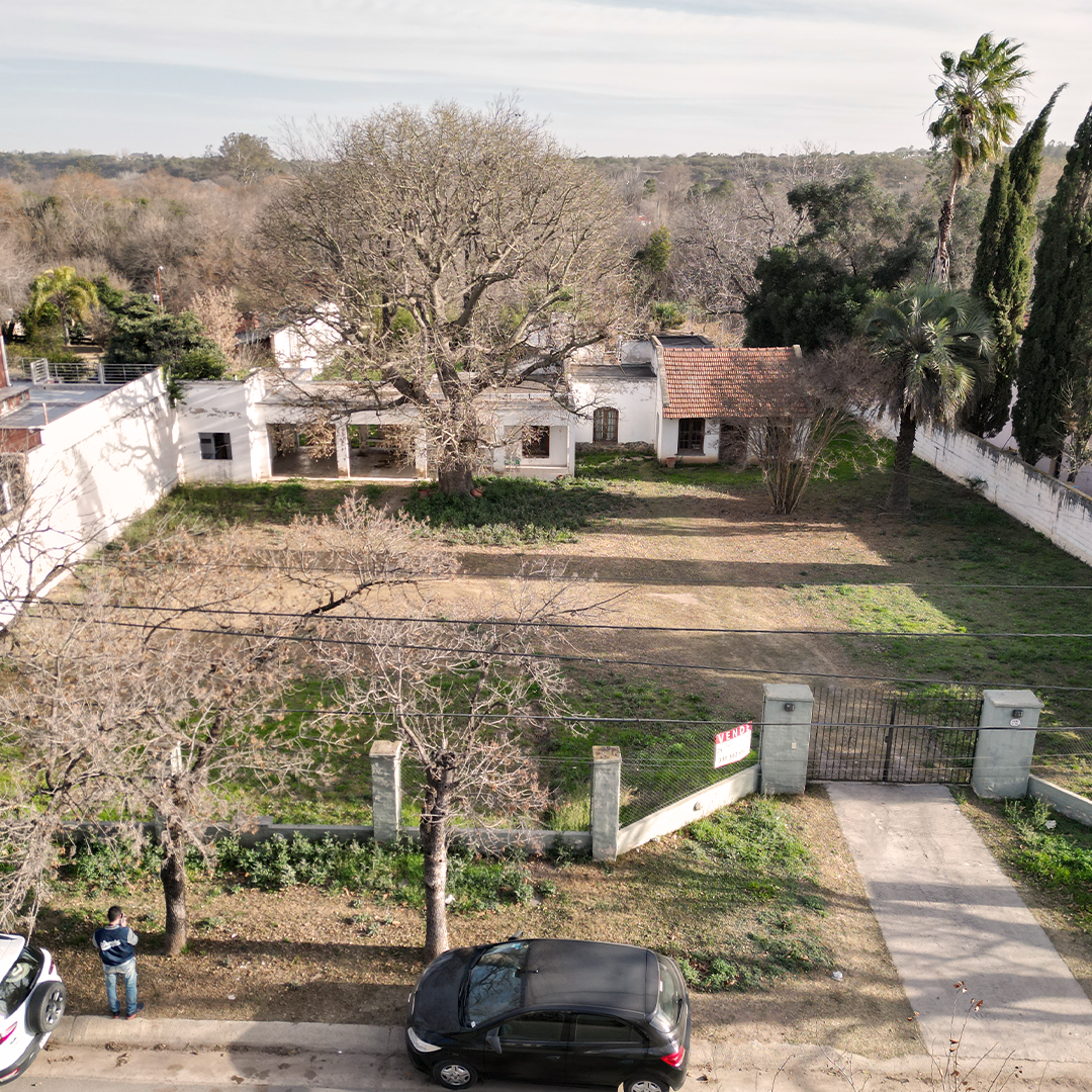 Terreno estratégico para desarrollo inmobiliario o vivienda de categoría