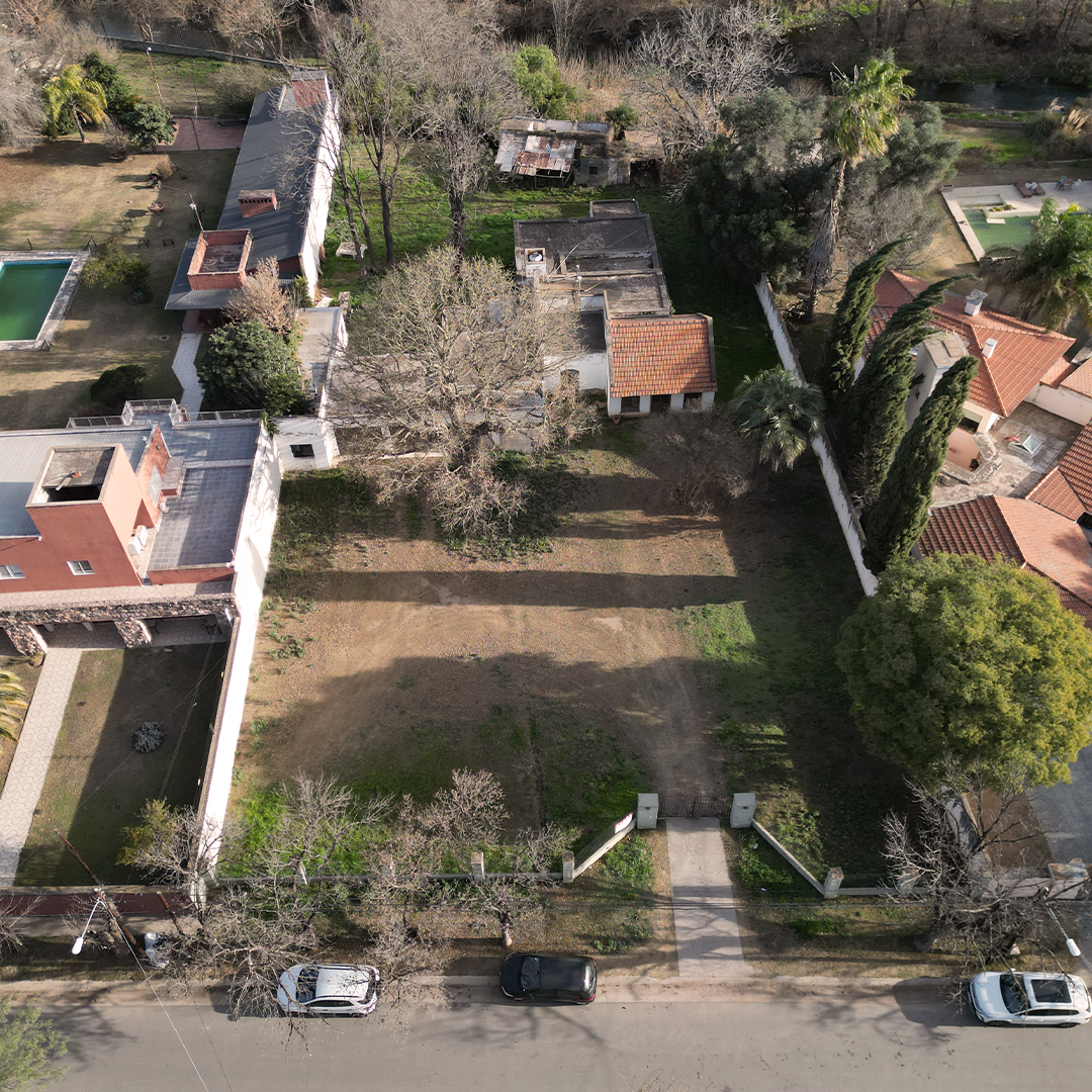 Terreno estratégico para desarrollo inmobiliario o vivienda de categoría