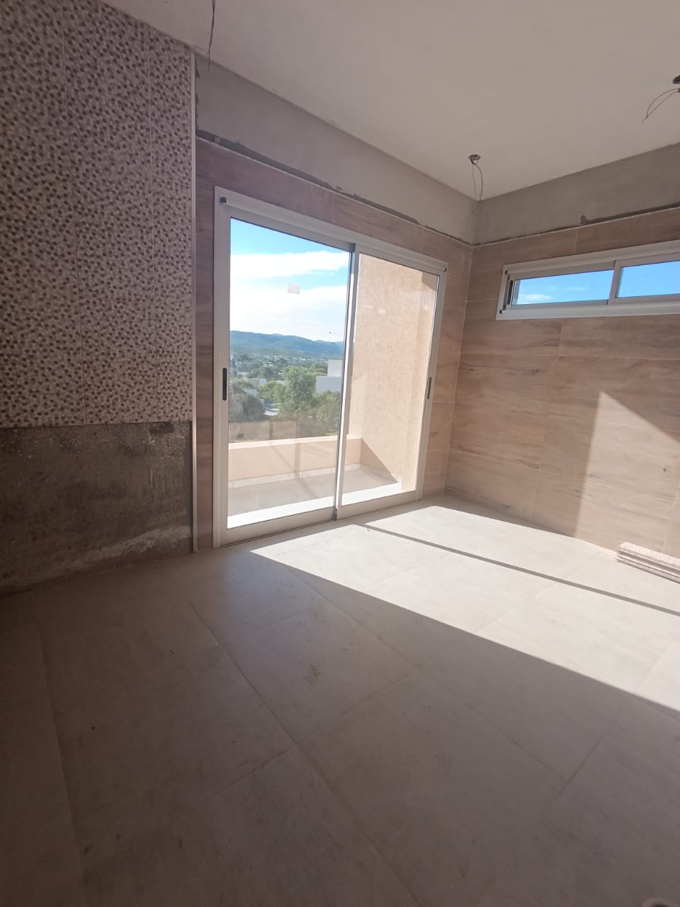 Casa en Construcción EN UN 90% - La Calera, Country La Cuesta