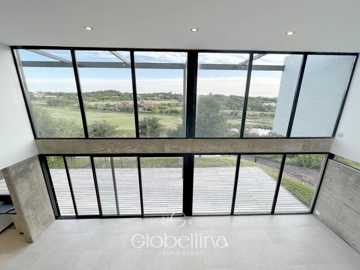 Casa moderna vista fondo golf en Estancia El Terron con pileta a estrenar