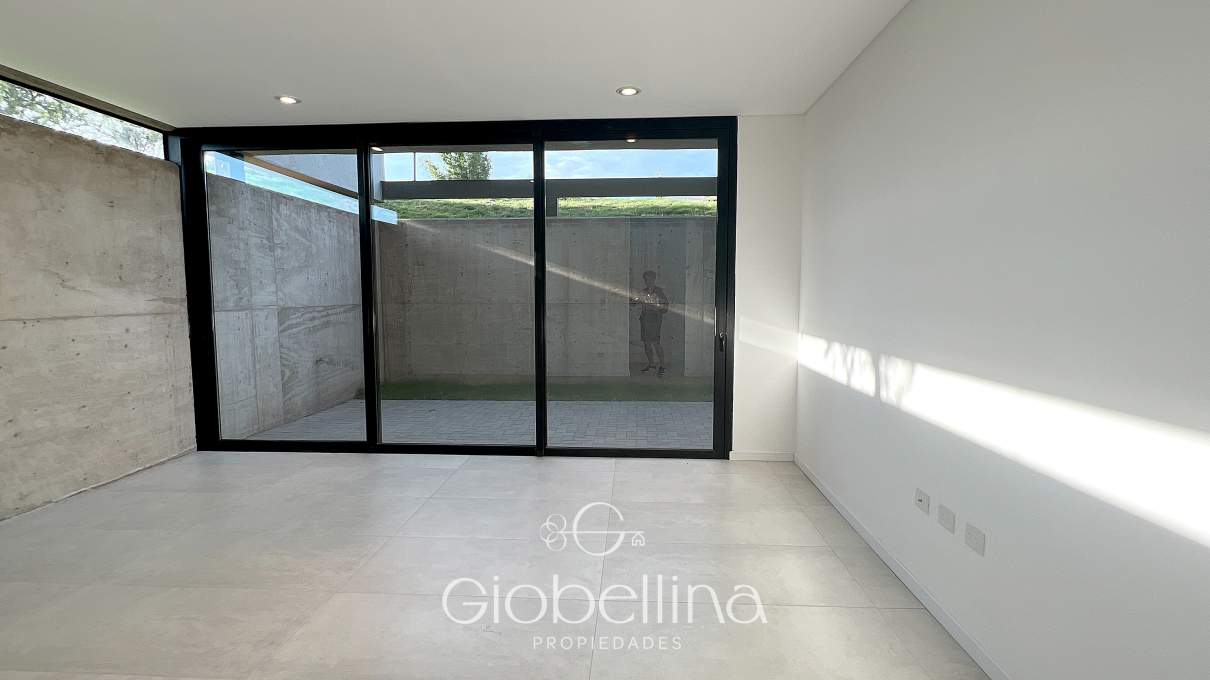 Casa moderna vista fondo golf en Estancia El Terron con pileta a estrenar